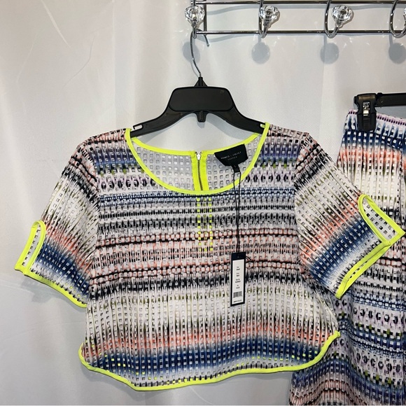 Romeo + Juliet Neon Multi Ombre Perforated Zip-Up Two Piece Crop Top Skirt Set - Picture 2 of 12